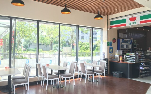 Country Garden Airport Kylin Apartment