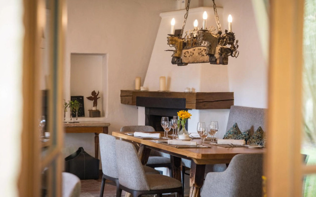 Schloss Prielau Hotel & Restaurants
