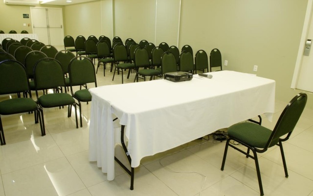 Ímpar Suítes Expominas