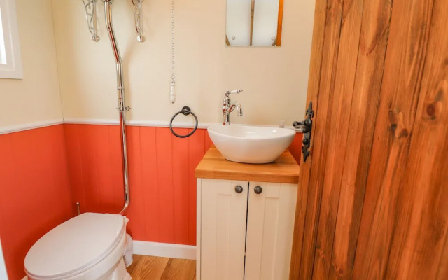The Journeyman Luxury Shepherds Hut