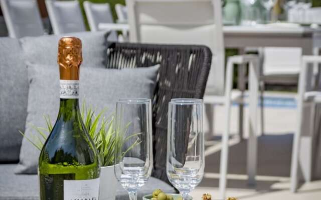 MAR - Luxury Villa Marbesa 400 meters to beach