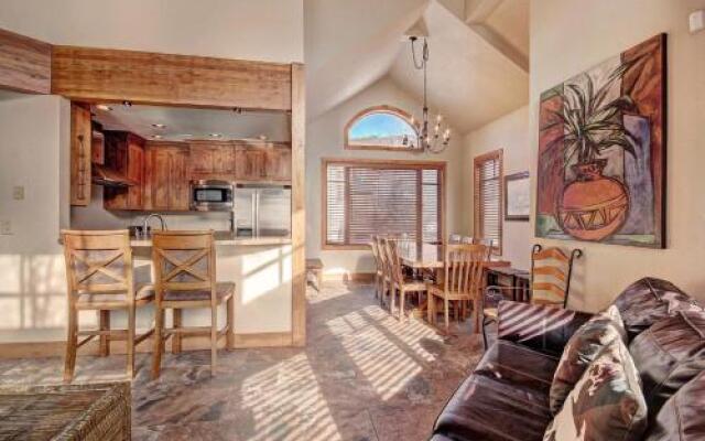 18 Autumn Brook Condo