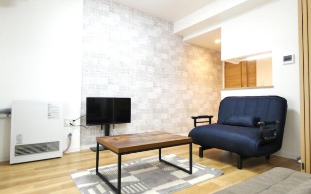 Alpha Square Minami 6 Jo 303