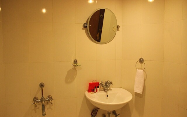 OYO 1697 Hotel PM Regency