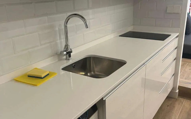 Bernabeu/ C.Universitaria Apartments