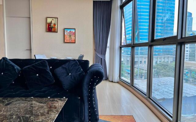 2bedroom condo in heart of Bangkok