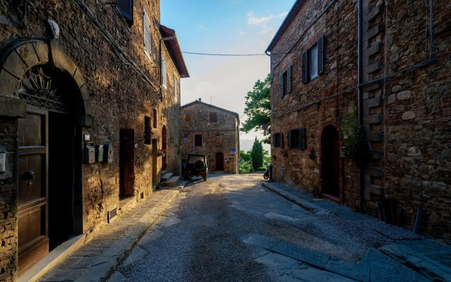 Tuscan Sun With Shared Pool