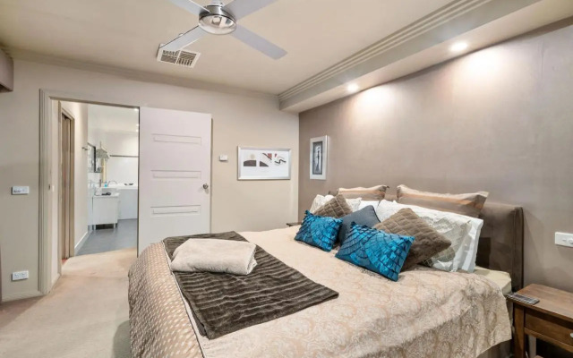 About Time Retreats- Studio Seven