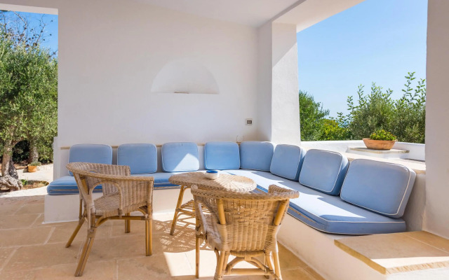 Beautiful Seaside Villa with Pool