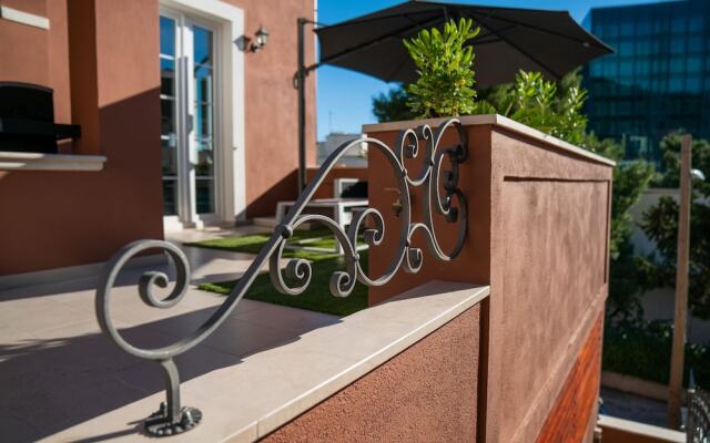 Luxury Apartment Eqanimity