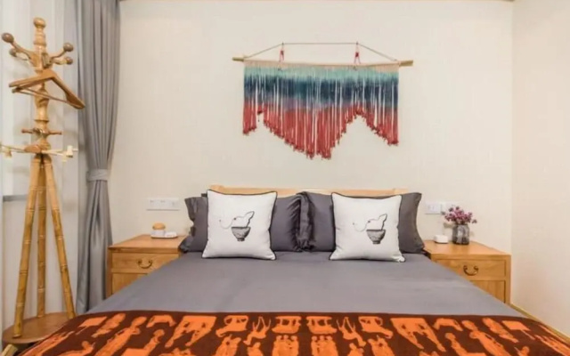Floral Hotel Huliudiefang