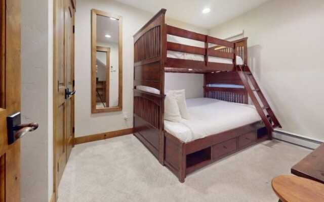 Lionshead Village Landmark Condos 3 Bedroom