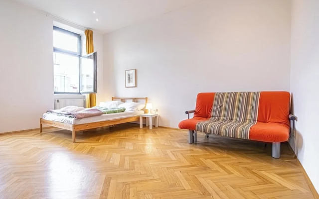 Cozy Room Near U6 Dresdner Subway Line