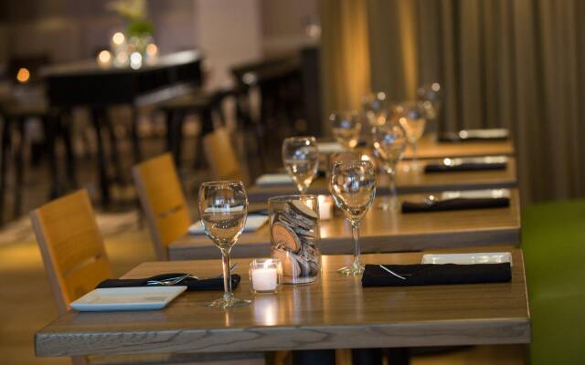 Renaissance Meadowlands Hotel