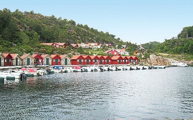 Awesome Home in Lindesnes With 5 Bedrooms, Sauna and Indoor Swimming Pool