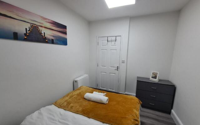 Property Malak Homz - West Street 2 Bed Premium Apartment