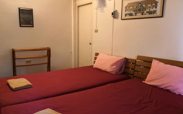 Baan Somboon Guesthouse