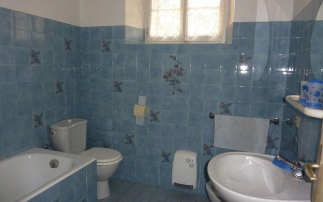 Villa les Roses bis by Gites de France