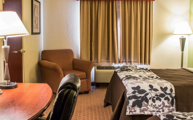 Sleep Inn & Suites at Six Flags