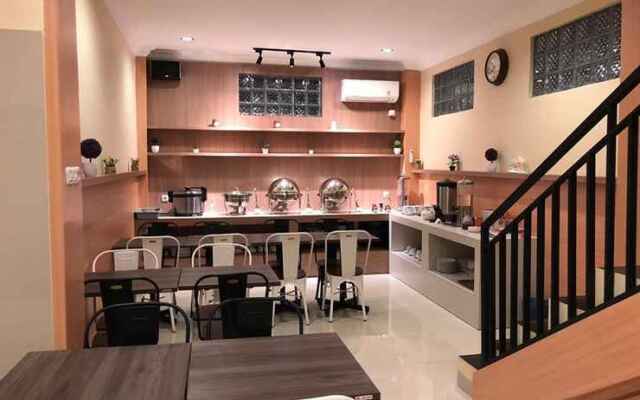 Lcr Hotel