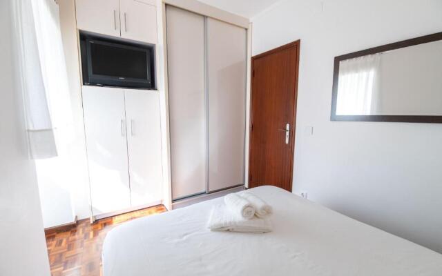 Steps to Beach 4beds -ac, Self Check-in, 2024 Reno