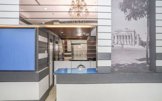 OYO 15358 Hotel Townhall