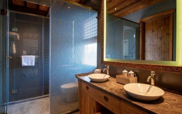 Changbaishan Luneng Resort Timberwood Lodge