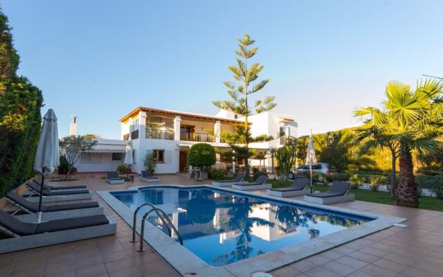 Villa Wicker