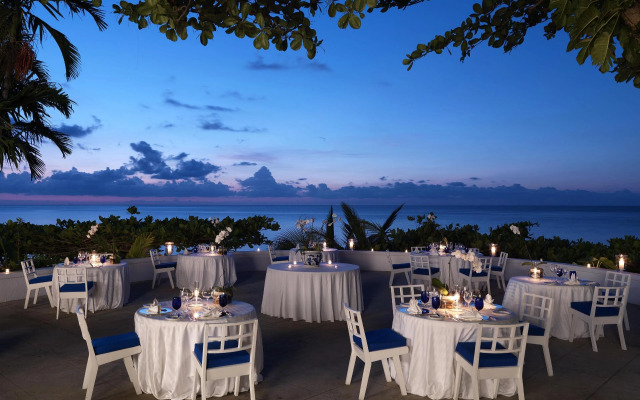 Round Hill Hotel And Villas