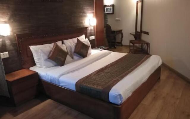 Wingait Inn - Hotel Near The Mall Road
