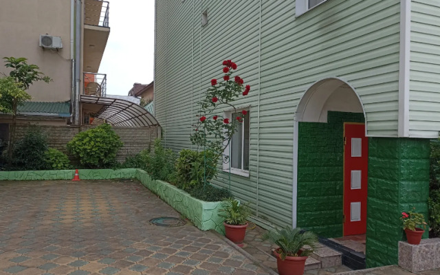 Apartments on 37 Tsvetochnaya Street