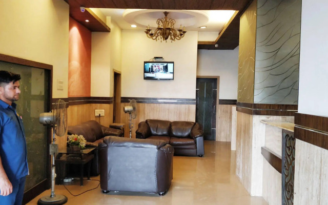 Hotel Kamran Residency - Near US Embassy