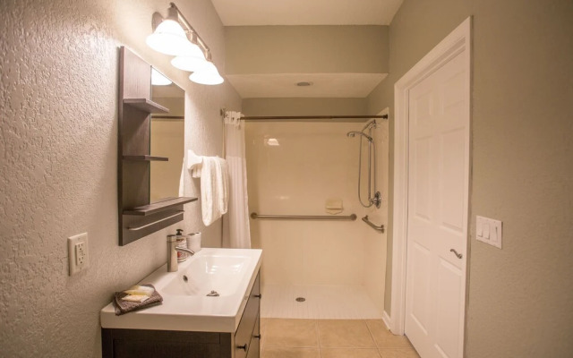 Dolce Deluxe Townhome 3 Bedroom Condo by Redawning