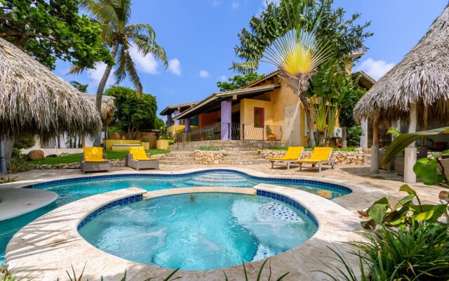 Mexican Style Villa With Private Pool, Free Utilities