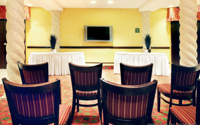 Holiday Inn Express Hotel & Suites Clewiston by IHG