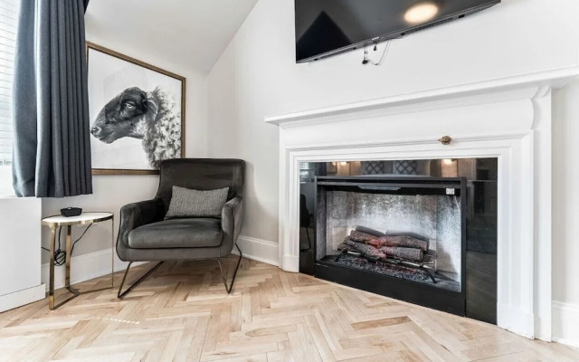 The Inn On Officers Garden