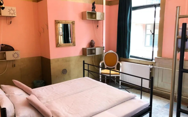 Hostel ROOM Rotterdam