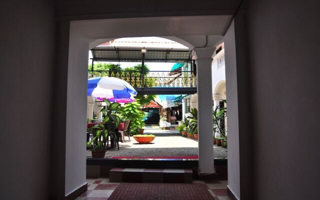 Toms Old Mansion