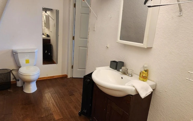 Mendelbaum Winery Guest Cabins