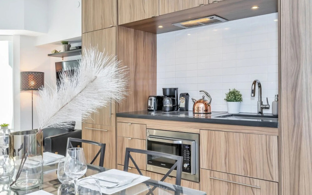 QuickStay Yorkville Condo - Yonge & Bloor