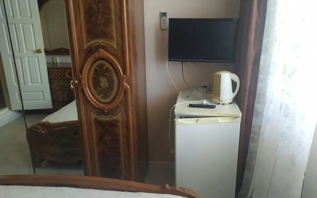 Paradise Hotel