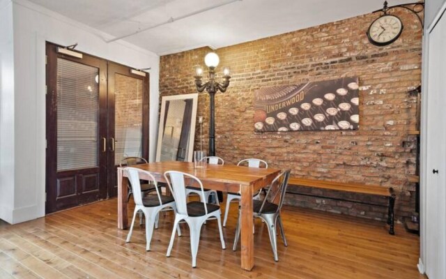 Old Montreal Street View 2BR Loft Hotel