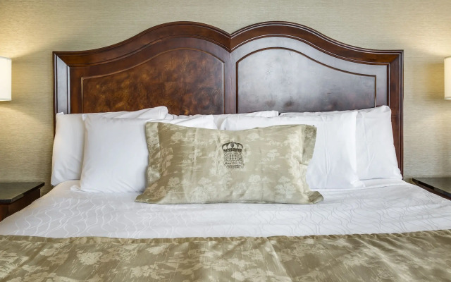 Monte Carlo Inn & Suites Downtown Markham