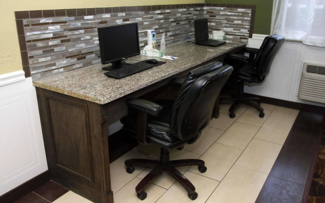 AmericInn by Wyndham Woodstock IL