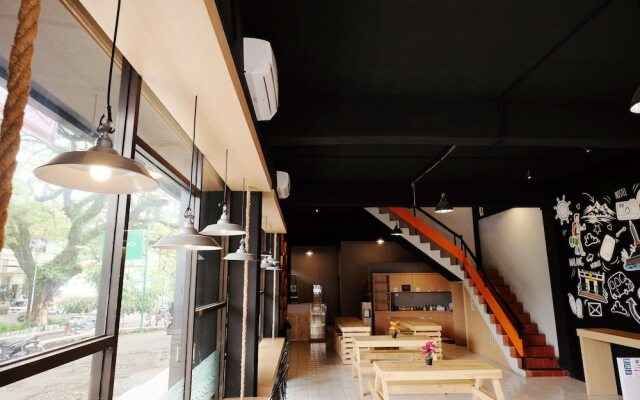 ZEN Hostel Alun-Alun Sarinah