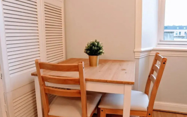 1 Bedroom Flat in City Centre Accommodates 4