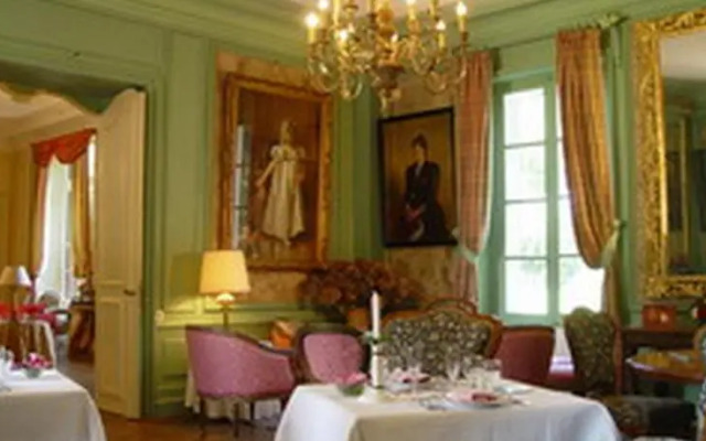 Château de Salvert- Chambre dHôtes