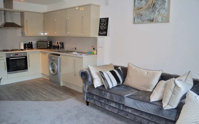 Central 3 Bedroom Flat