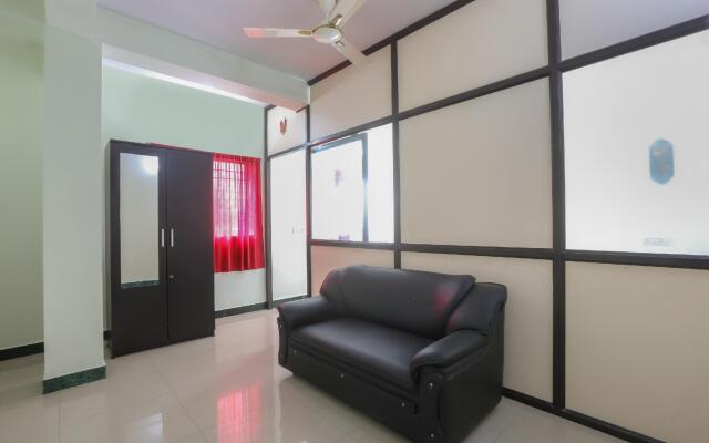 OYO 67644 D-qube Hotels