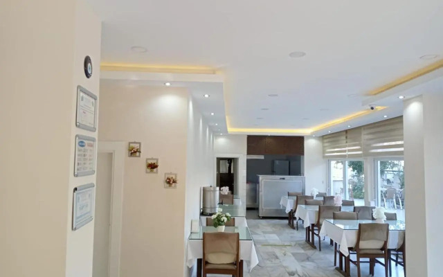 Ada Apart & Hotel